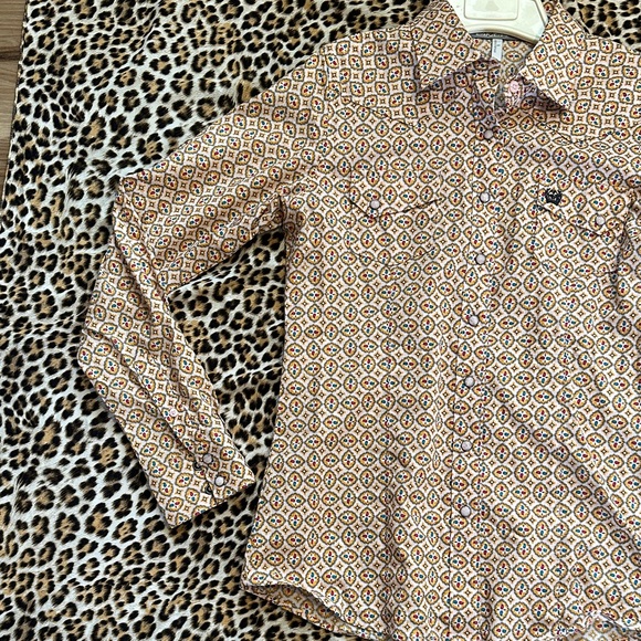 Cinch Women's Geometric Button Down Shirt - soft pink salmon with red and blue - Picture 5 of 6